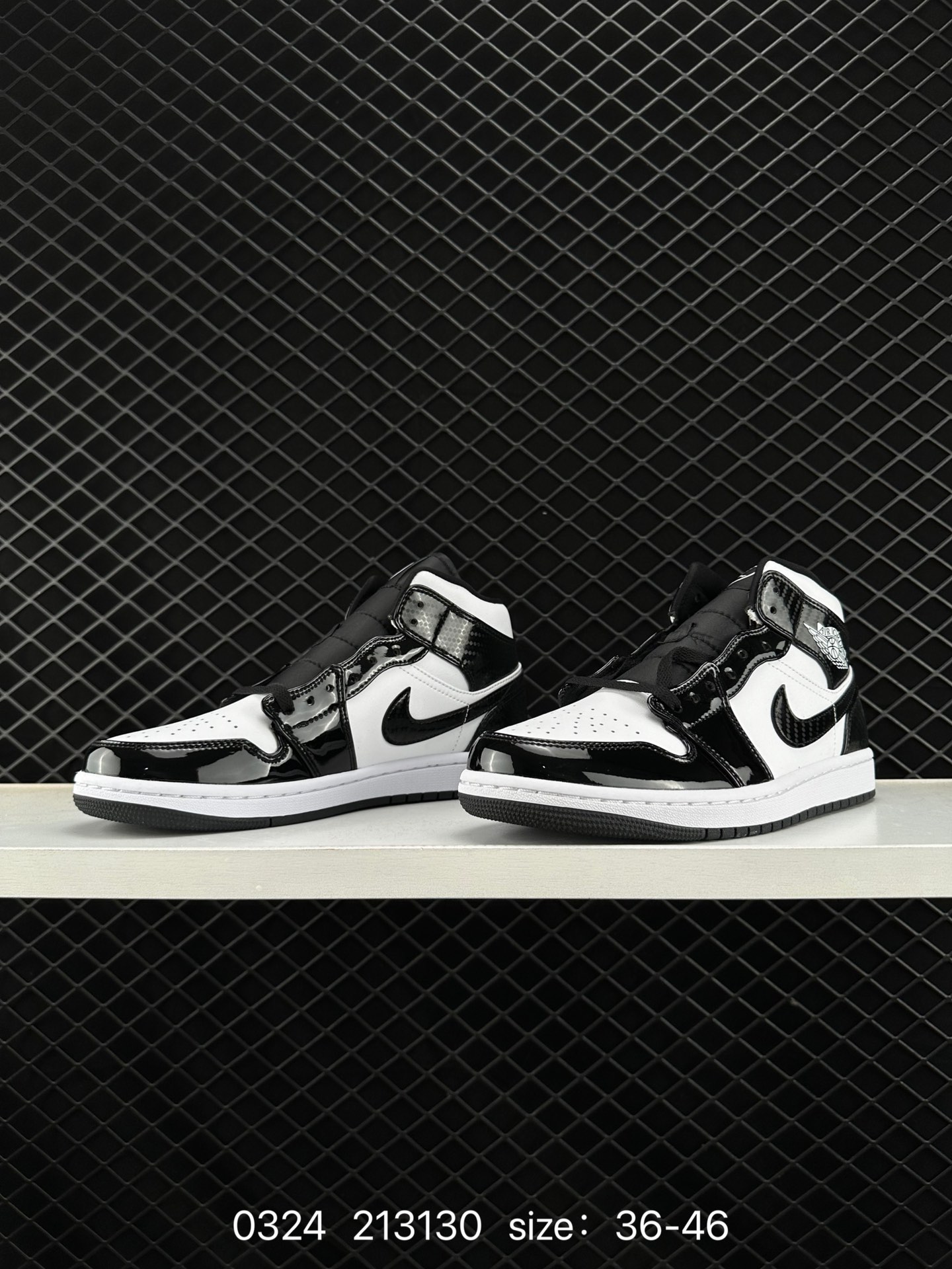 （NIKE）AIR JORDAN 1 MID